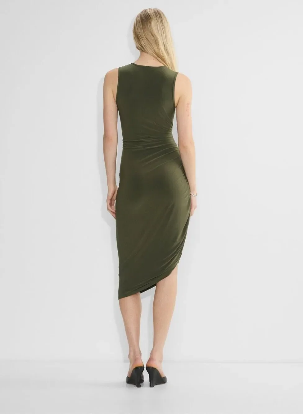 Aritzia Wilfred Smooth Matter Eavesdrop Ruched Midi Dress Dark Olive L NWOT